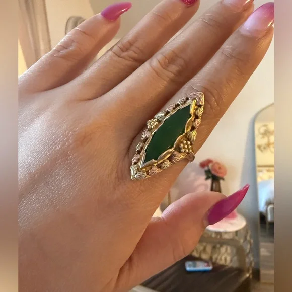 10k jade ring - Picture 1 of 5